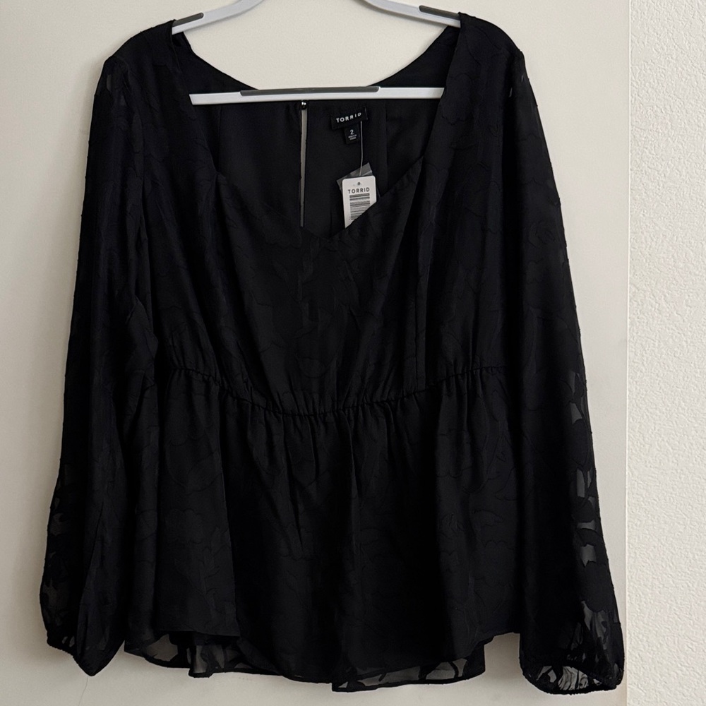 NWT~ Torrid Floral Puff Sleeve